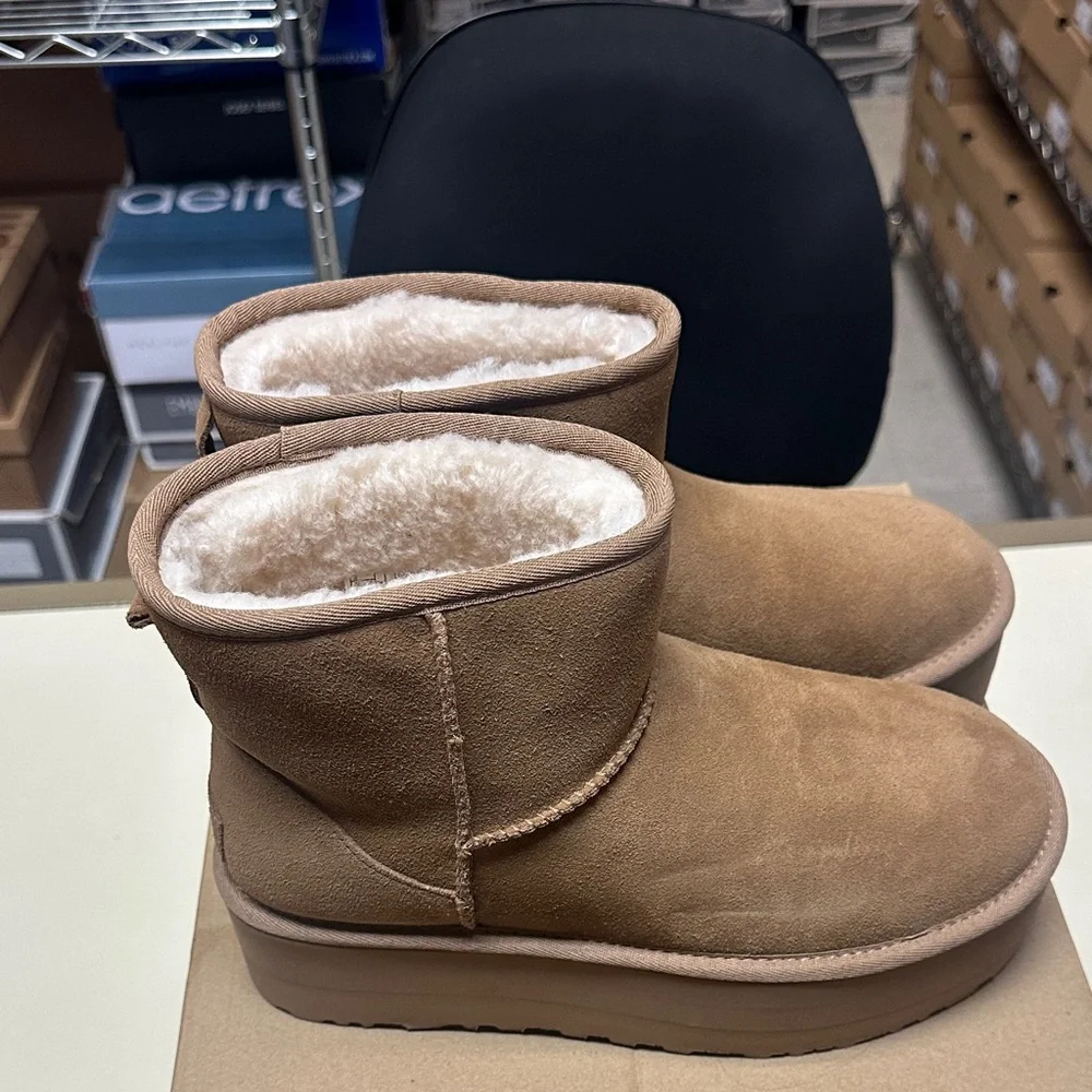 LAST ONE!!!Ugg Women’s Classic Mini Platform Chestnut Suede Shearling Ankle Boot